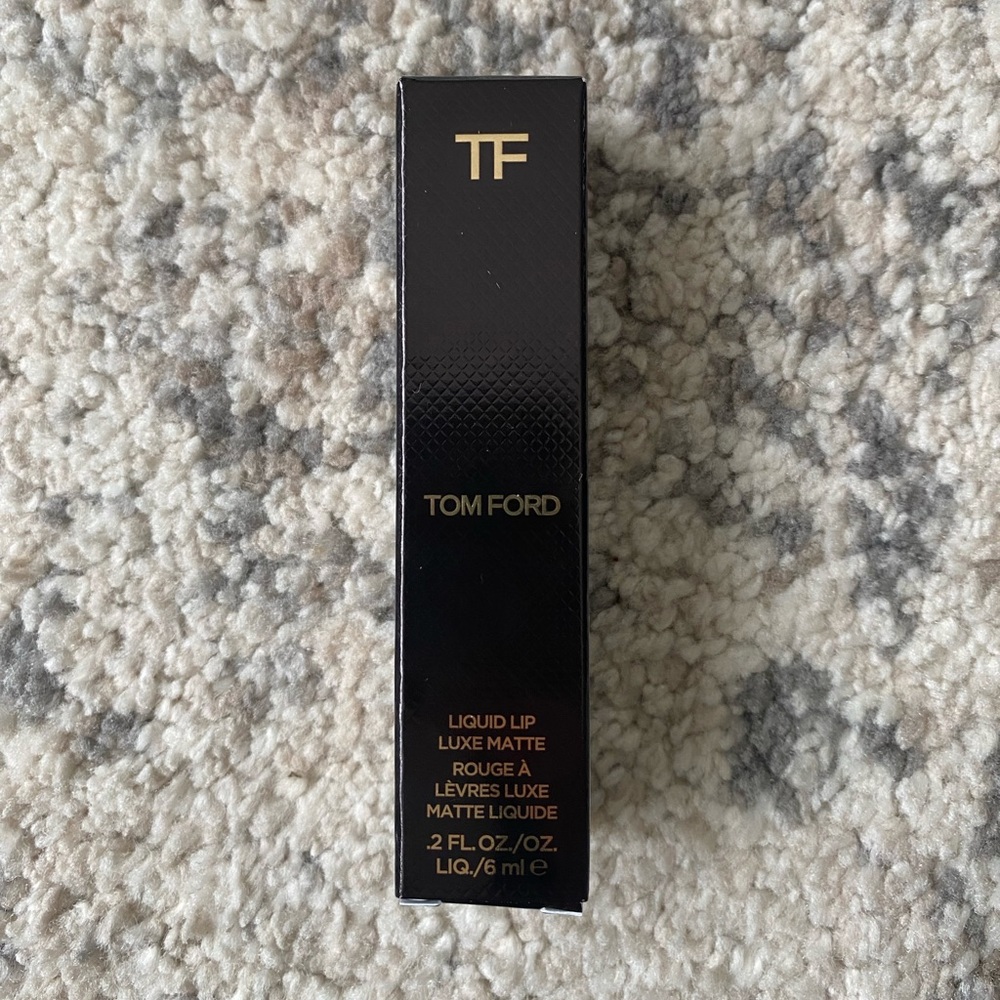 Tom Ford LIQUID LIP LUXE MATTE SCARLET ROUGE - Picture 2 of 5